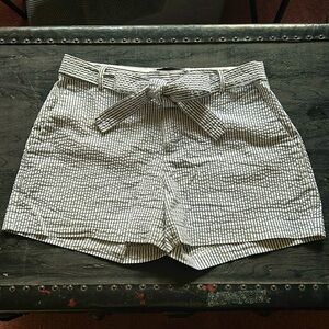 Banana Republic Shorts
Size 4